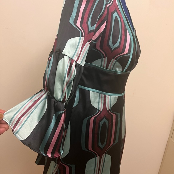 Fun Retro Dress - Picture 2 of 5